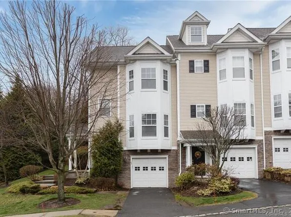 23 Ridgewood Drive #23, Middlebury, CT 06762