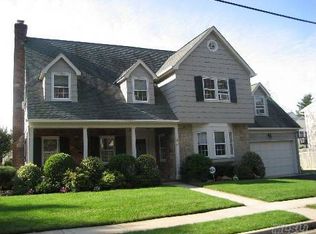 32 Fountain Ave, Rockville Centre, NY 11570