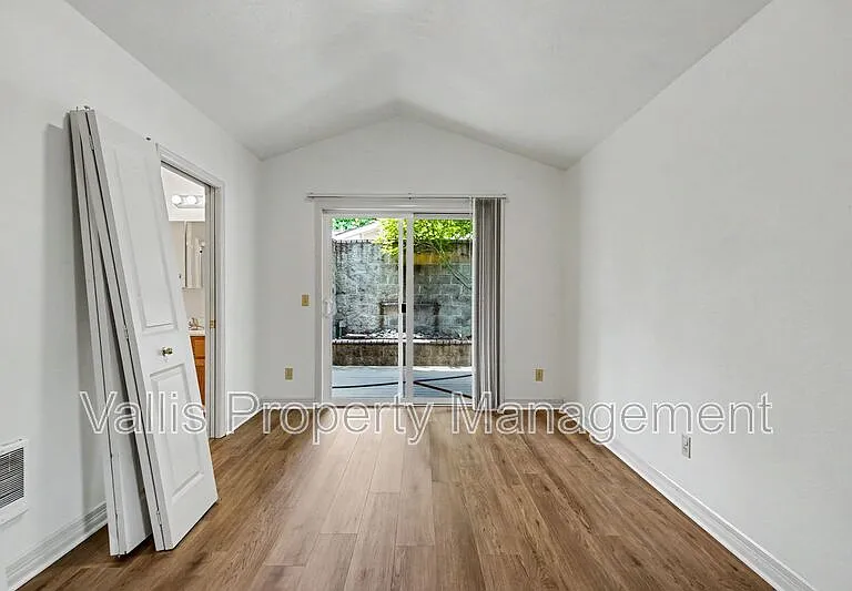 2151 Winter St SE — Photo 17