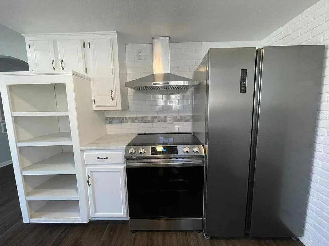 1000 Newport Ave — Photo 4