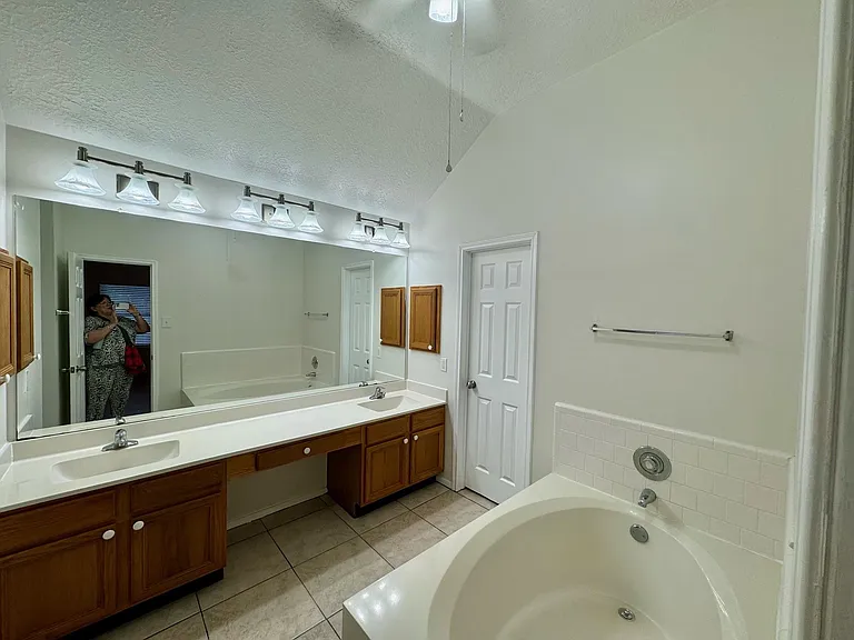 9035 Rippling Fields Dr — Photo 26