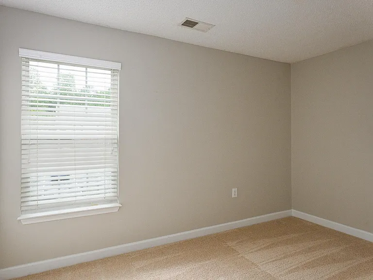 1845 Crest Hollow Dr #201 — Photo 10
