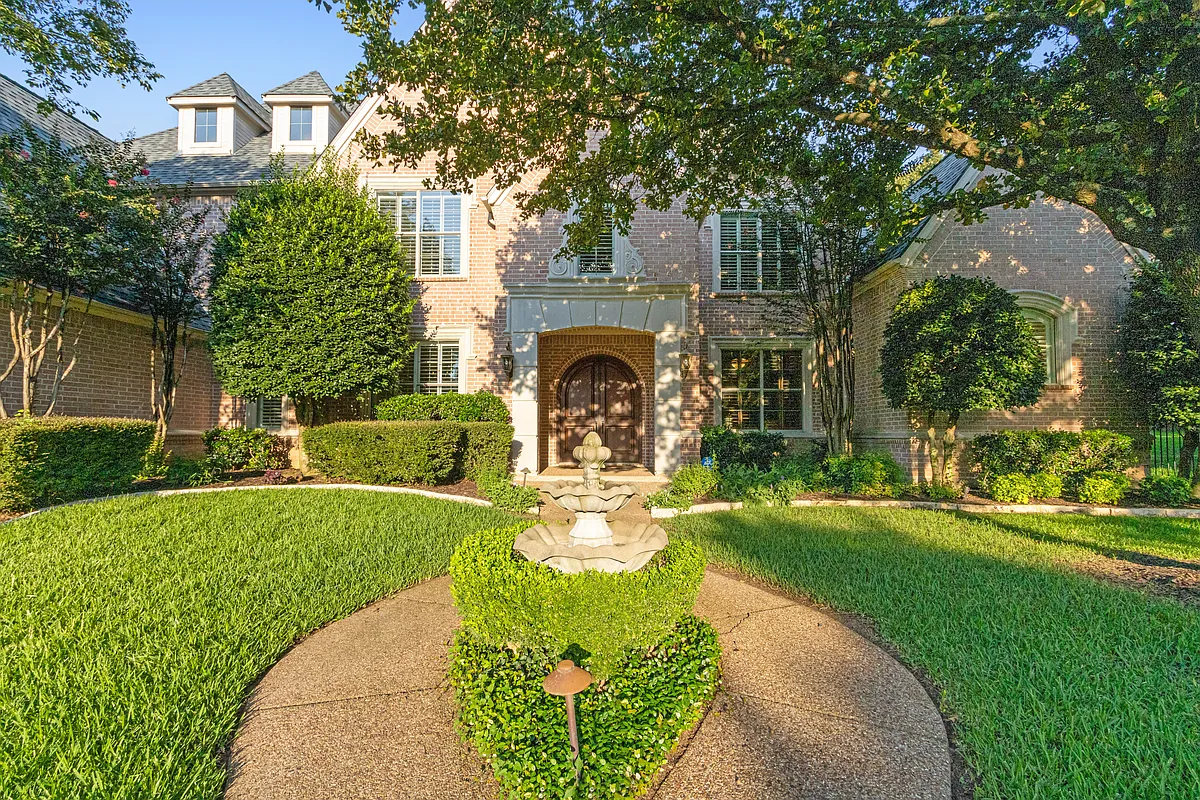 Photo 1 of 40 - 1713 Broadmoor Dr - Keller, TX Primary Photo - 1713 Broadmoor Dr