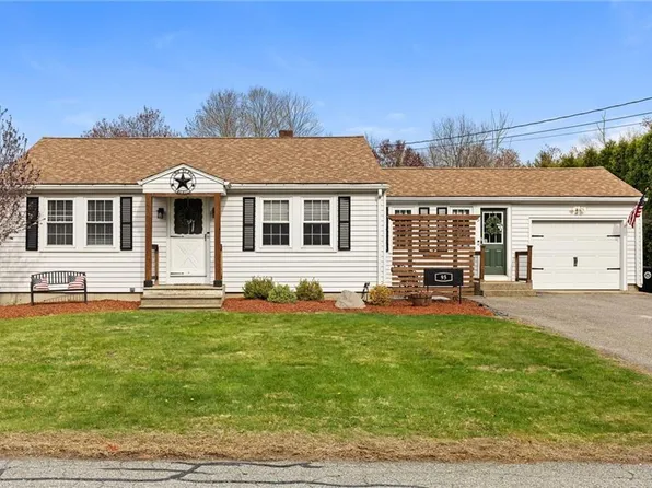 95 Homecrest Ave, North Smithfield, RI 02896