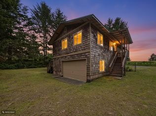 111 Beach Rd, Whitethorn, CA 95589