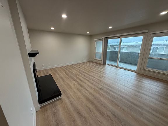 2nd image of 936 Sir Francis Drake Blvd APT 401