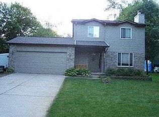 9540 Cooley Lake Rd, White Lake, MI