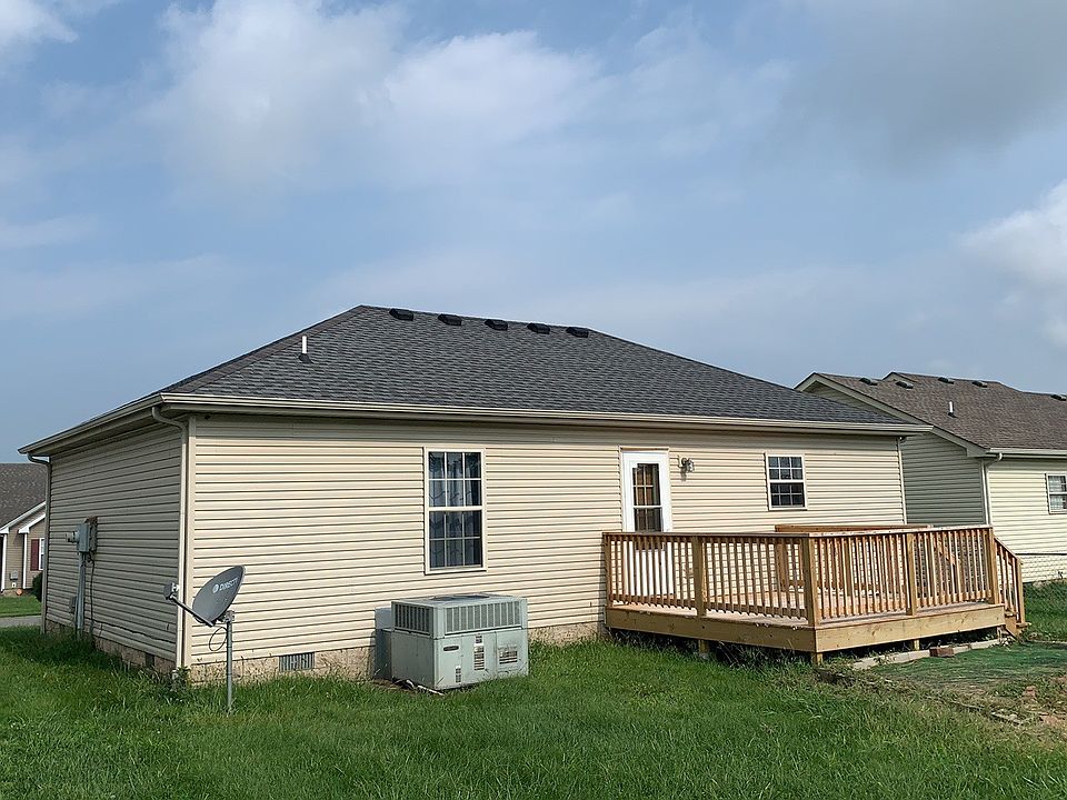 2nd image of 550 Oakmont Dr