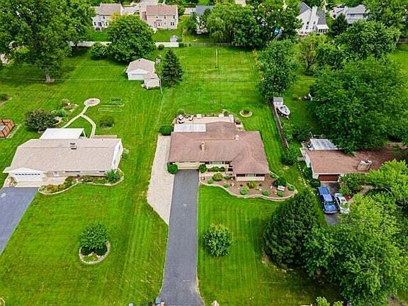 3rd image of 3738 Mayfair Dr