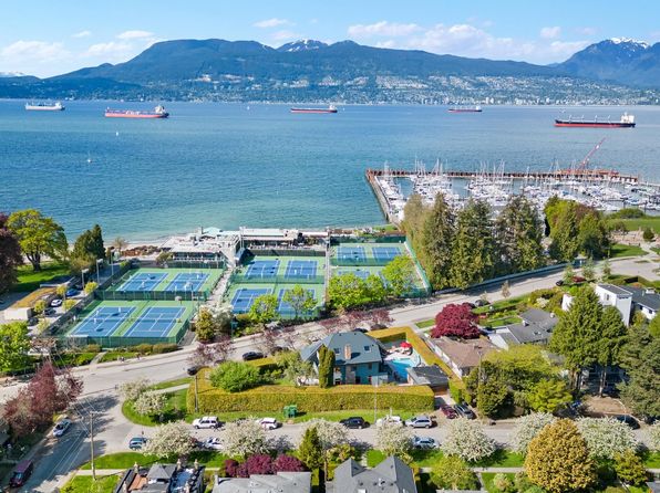 3850 Point Grey Rd, Vancouver, BC V6R 1B4