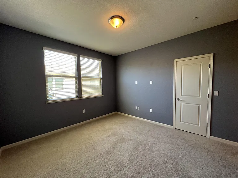 2762 Ferrara Cir — Photo 27