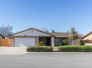 325 S Locust St, Ridgecrest, CA 93555