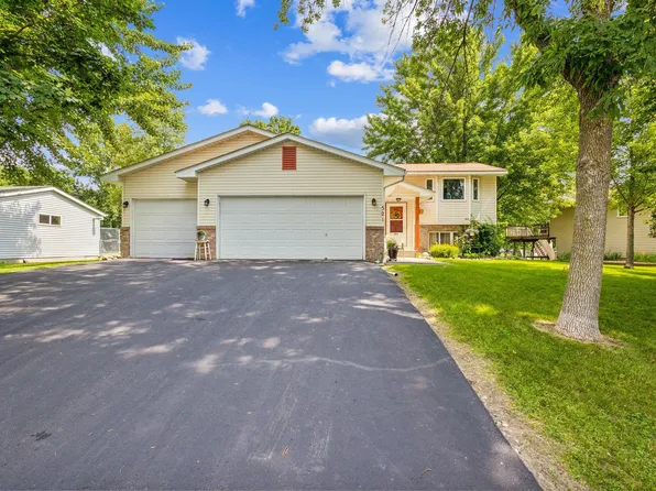 521 Devonshire Dr, Nya, MN 55397