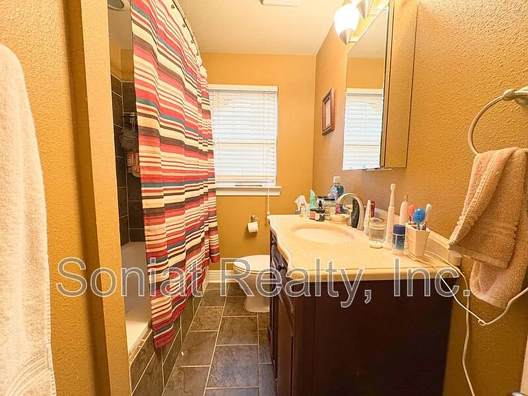 4019 Hamburg St — Photo 6