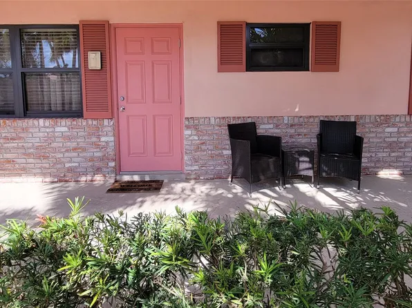 2451 NE 49 Street #101, Fort Lauderdale, FL 33308