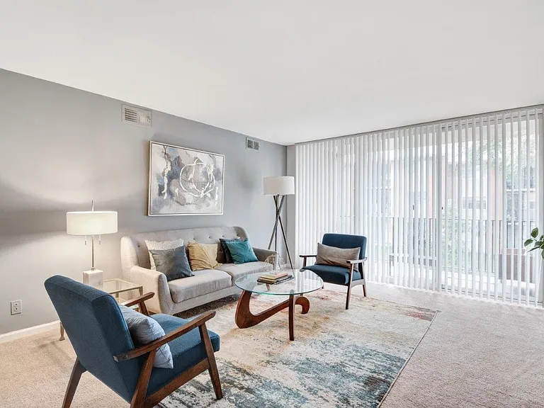 Willow Run at Mark Center Apartment Homes — Photo 6