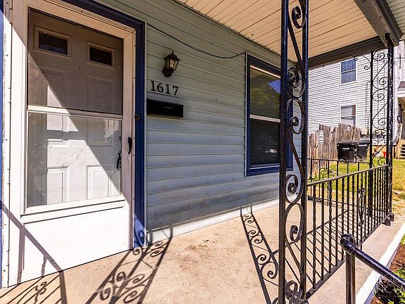 2nd image of 1617 Dewey Ave
