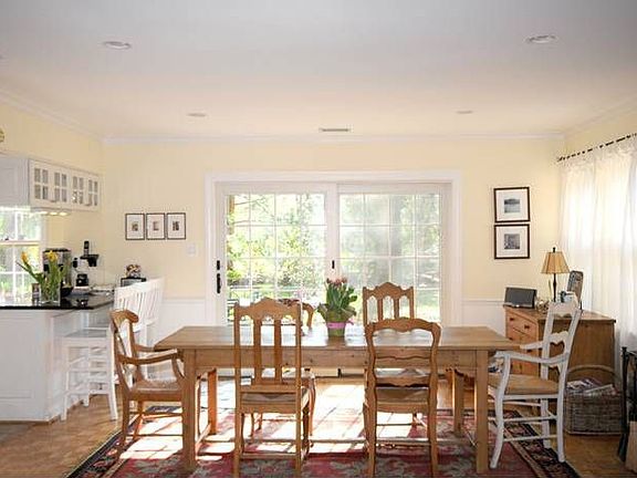 5th image of 7413 Burtonwood Dr