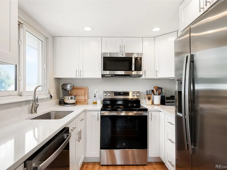 13004 King Cir — Photo 12