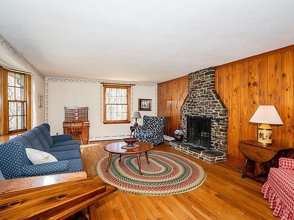 5th image of 527 North St