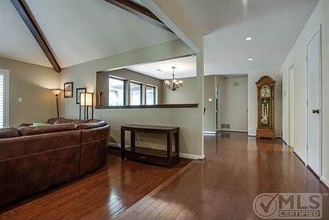 3rd image of 16907 Davenport Ct