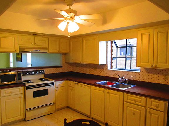 3rd image of 576 Belltower Ave