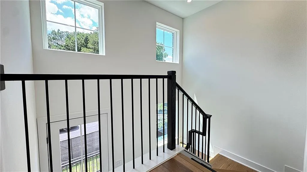 2 bed, 2.0 bath, 1122 sqft, $2,995 — Photo 4