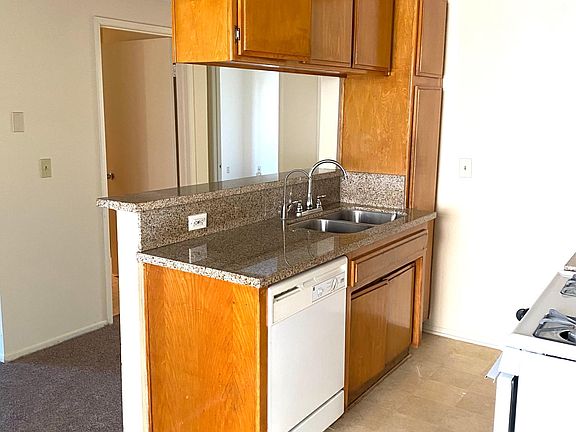 3rd image of 7343 Balboa Blvd APT 201