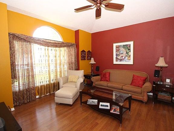 4th image of 1596 Thornhill Cir