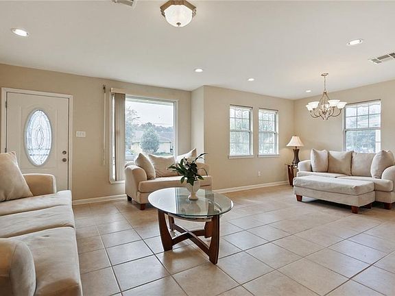 4th image of 1337 Crescent Dr
