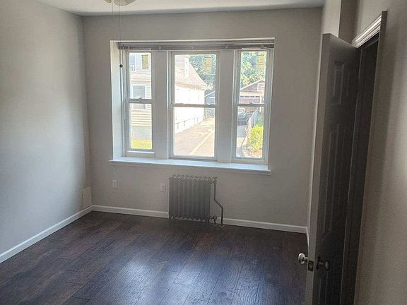 5th image of 641 Lincoln Ave APT 5