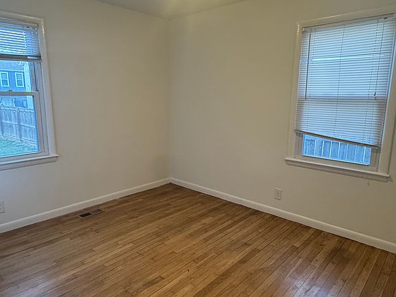 4th image of 6200 Laredo Ave