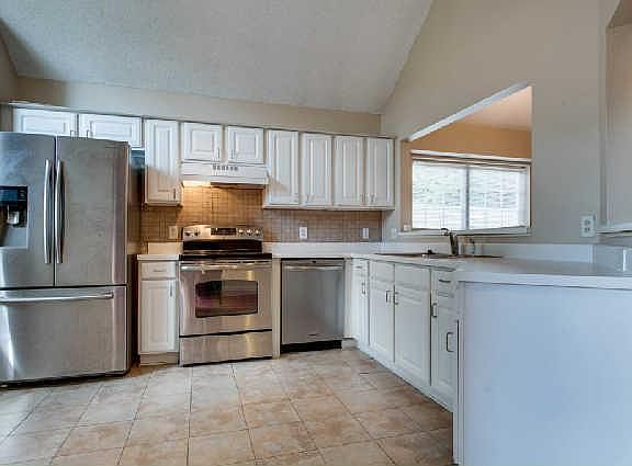 4th image of 2283 Joann Dr
