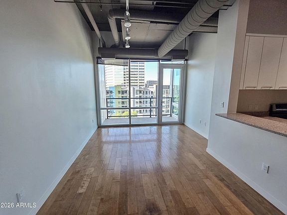 4th image of 1 E LEXINGTON Avenue #701