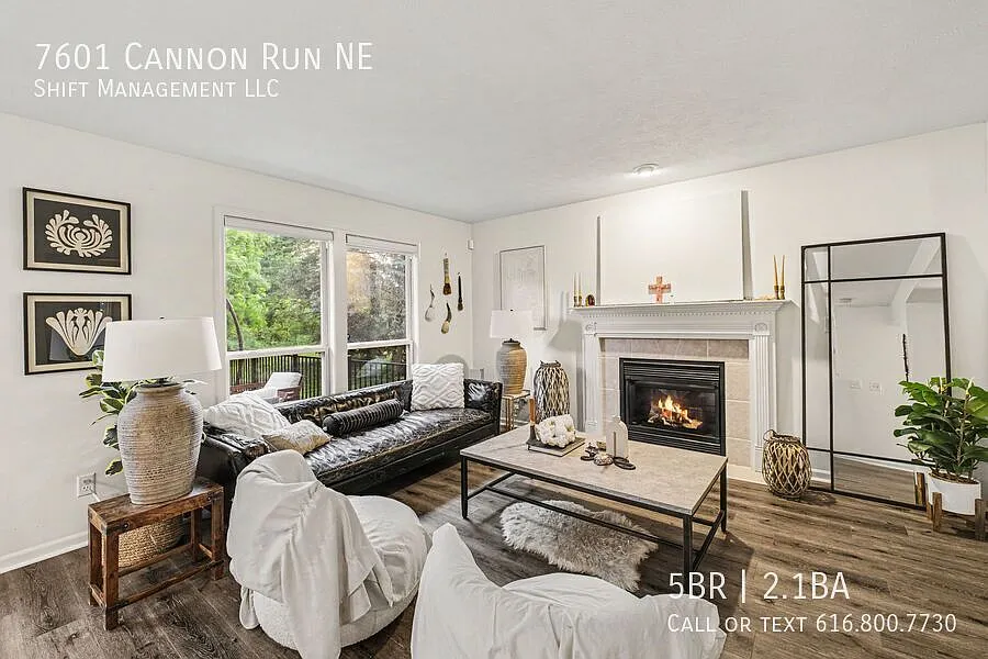 7061 Cannon: Gorgeous Rockford Home — Photo 3