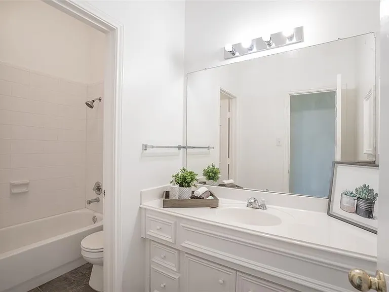 14707 Raven Hollow Ln — Photo 15