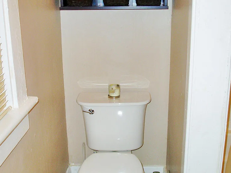 Master Bathroom throne