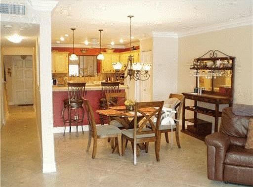1st image of 267 Jacaranda Dr