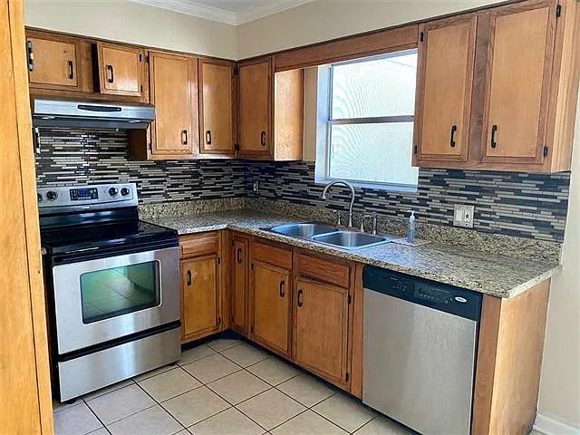 2 bed, 2.5 bath, 1490 sqft, $1,490 — Photo 4