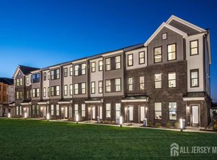 121 Peyton Pl, New Brunswick, NJ 08901