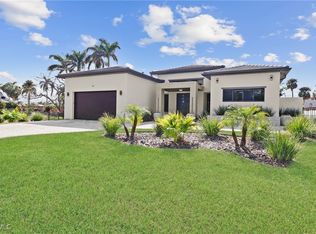 1332 Longwood Dr, Fort Myers, FL 33919