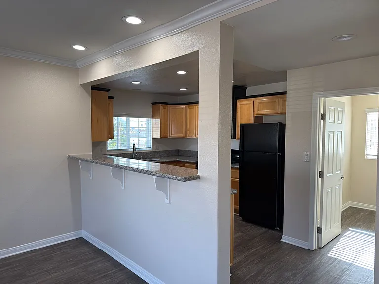 Pointe Pacific Apartment Homes — Photo 21