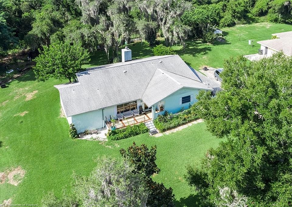 1st image of 520 Lake Blue Dr