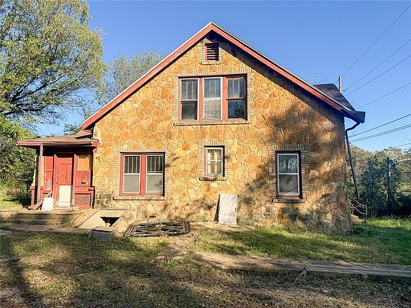 4th image of 1101 Bradley St