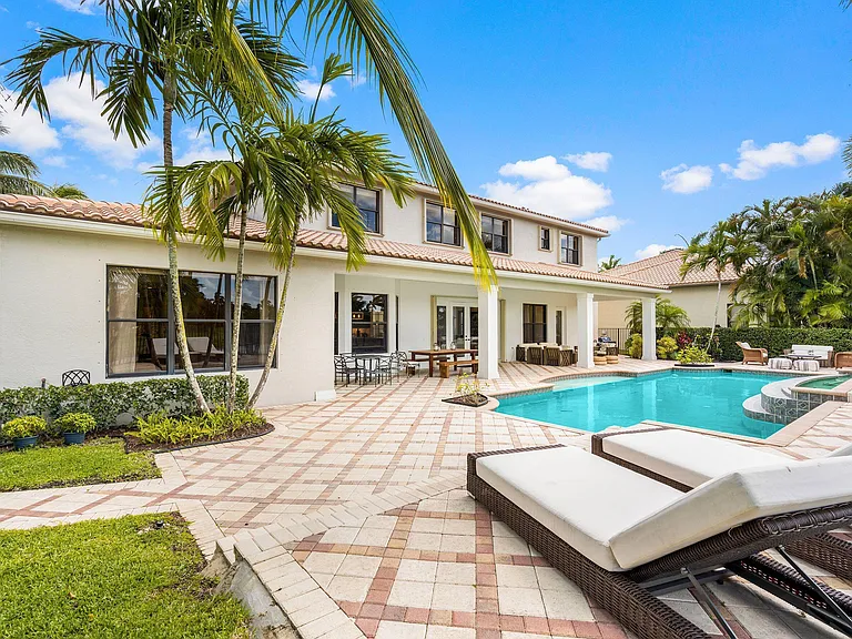 11695 Sunrise View Ln — Photo 32
