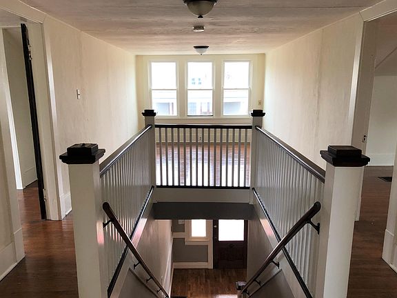 2nd image of 1505A Dallas Ave