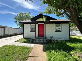 112 W Wilson St, Cleburne, TX 76033