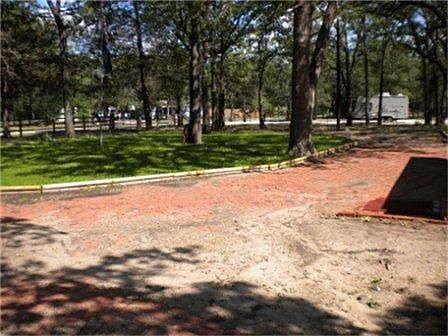 4th image of 250 Black Oak Dr