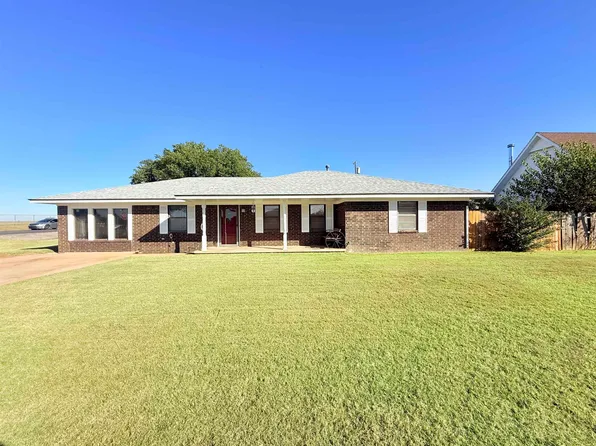 501 Northampton Dr, Watonga, OK 73772