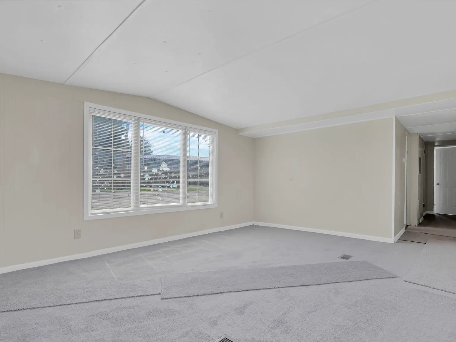 624 Summitt St — Photo 2